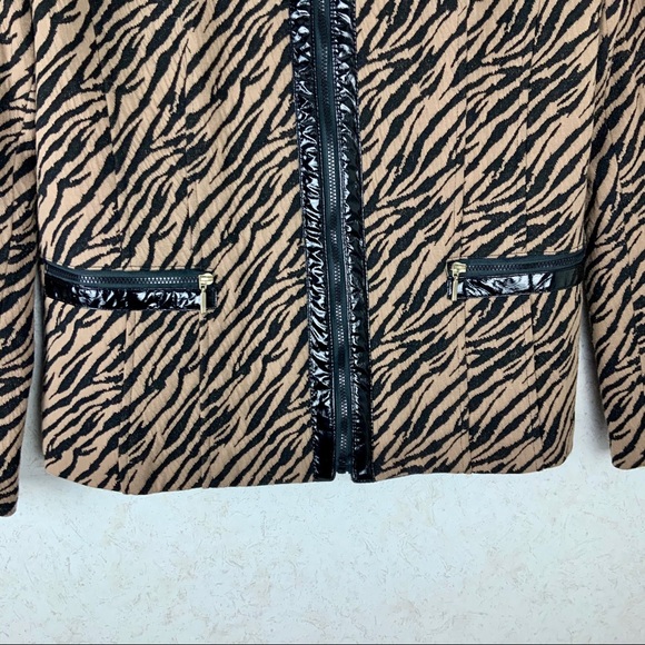 Laura Ashley zebra print zip jacket with pockets - Picture 3 of 11